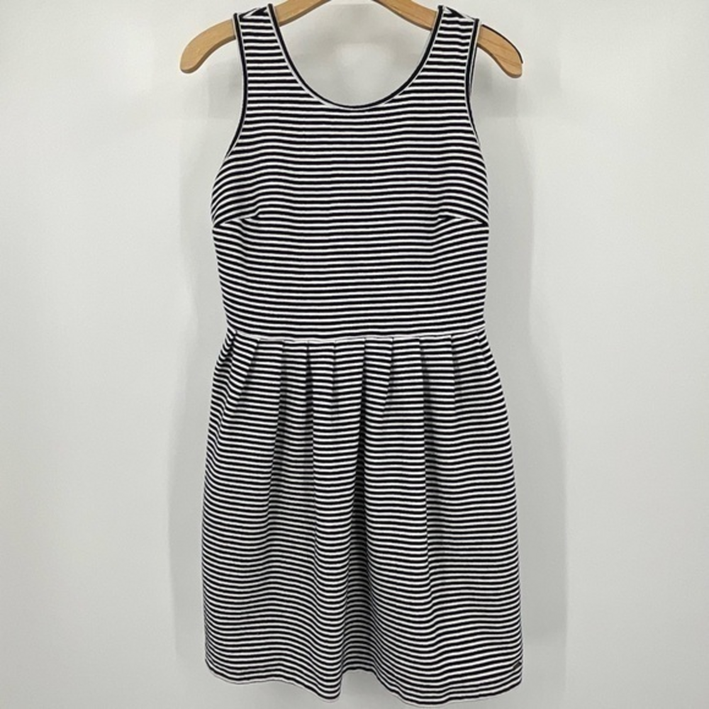 Nautical Tommy Hilfiger Dress Navy and White Stripes Size Medium‎ E11